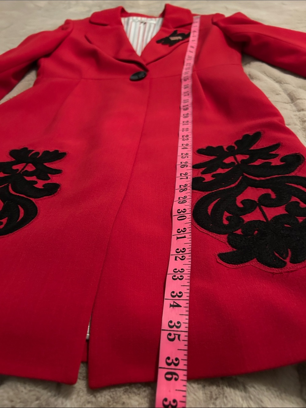 Handcrafted Kiss Coat - Picture 14 of 14